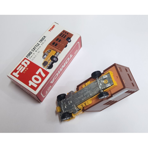 Tomica no 107 Ford Cattle Truck Perfect Conditon Made in Japan